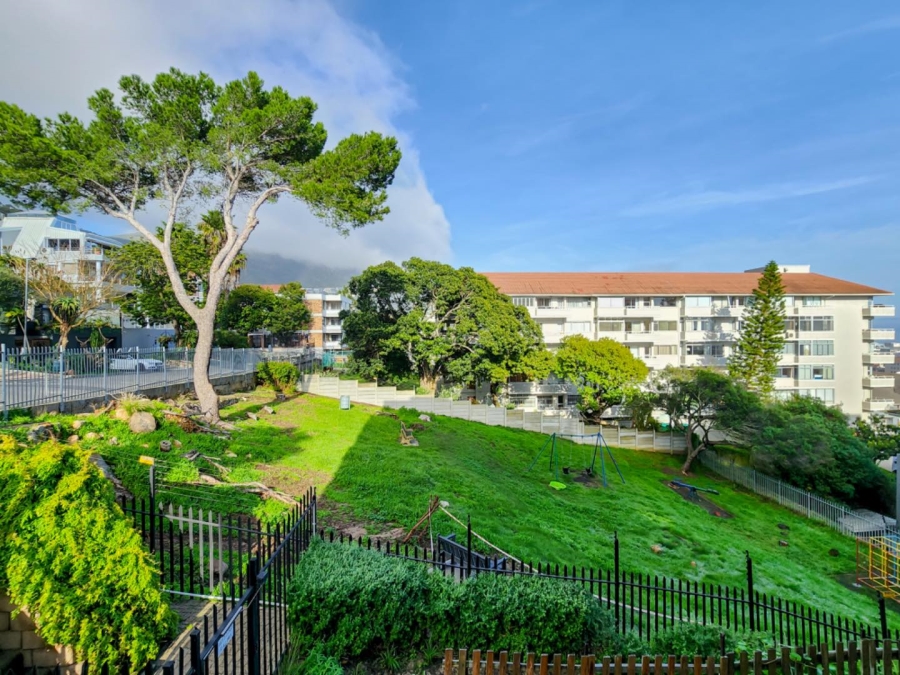 To Let 2 Bedroom Property for Rent in Sea Point Western Cape